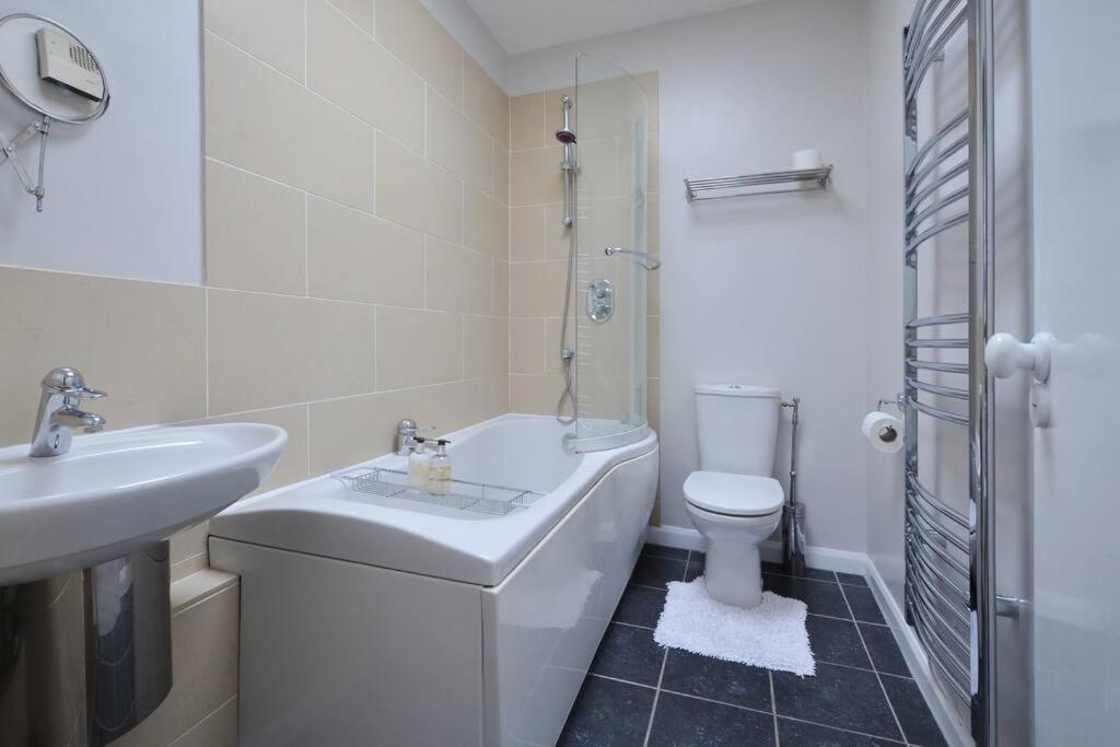 Spacious Apartment Central Bath Eksteriør billede